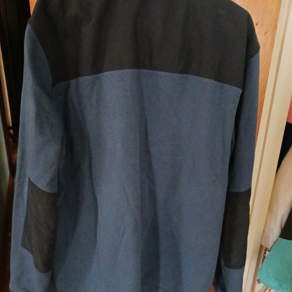 L.L. Bean Men's Two-Tone Black and Blue Jacket - Picture 2 of 4